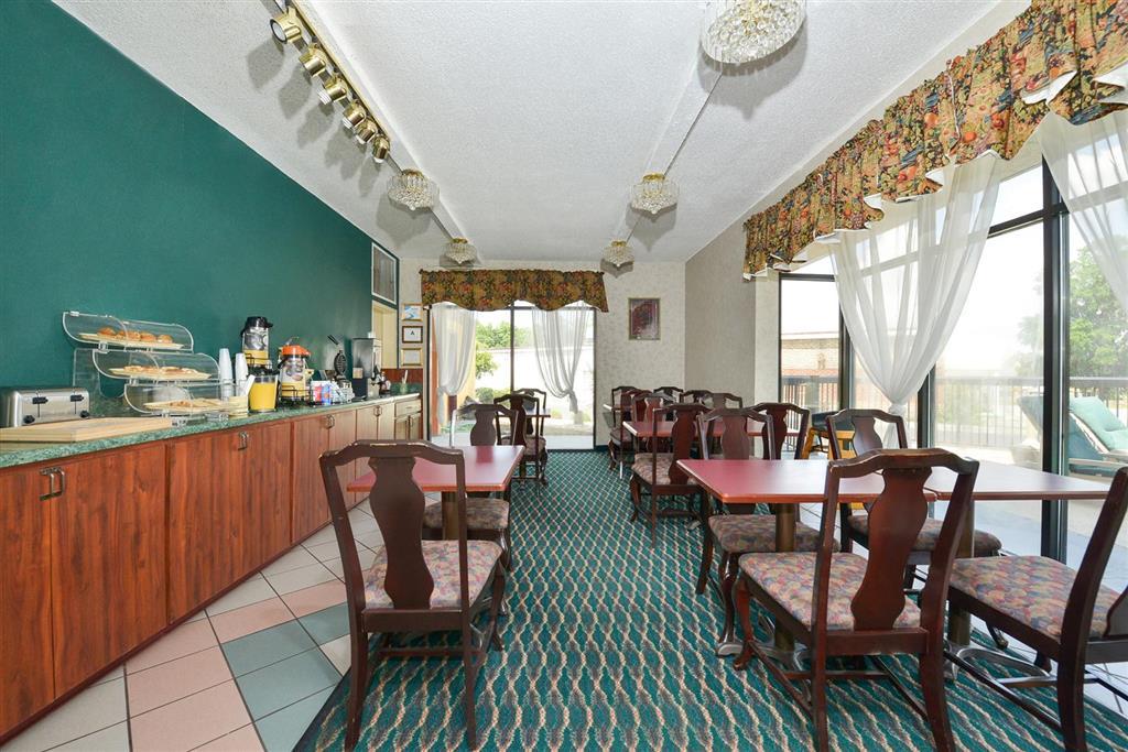 Suburban Studios Hinesville - Fort Stewart Area Restaurante foto